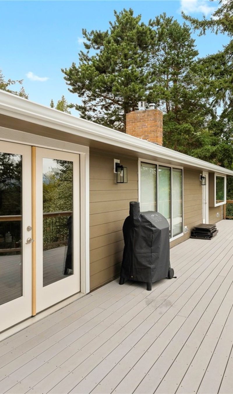 Vinyl windows and doors